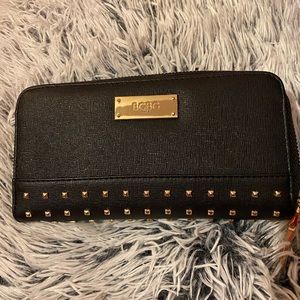 BCBG Paris Wallet
